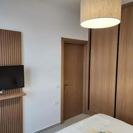 Apartment White 3 *
