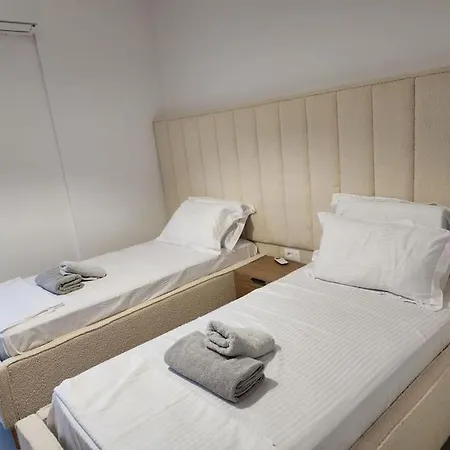 Apartment White 3 *