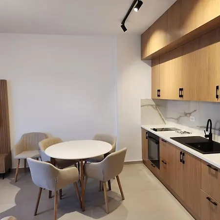 White 3 * Sarandë